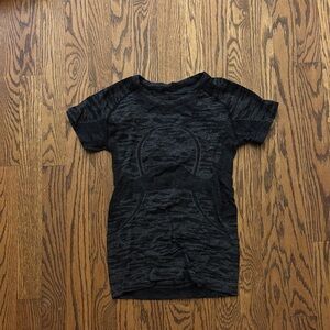 lululemon athletica Black Short Sleeve Tee